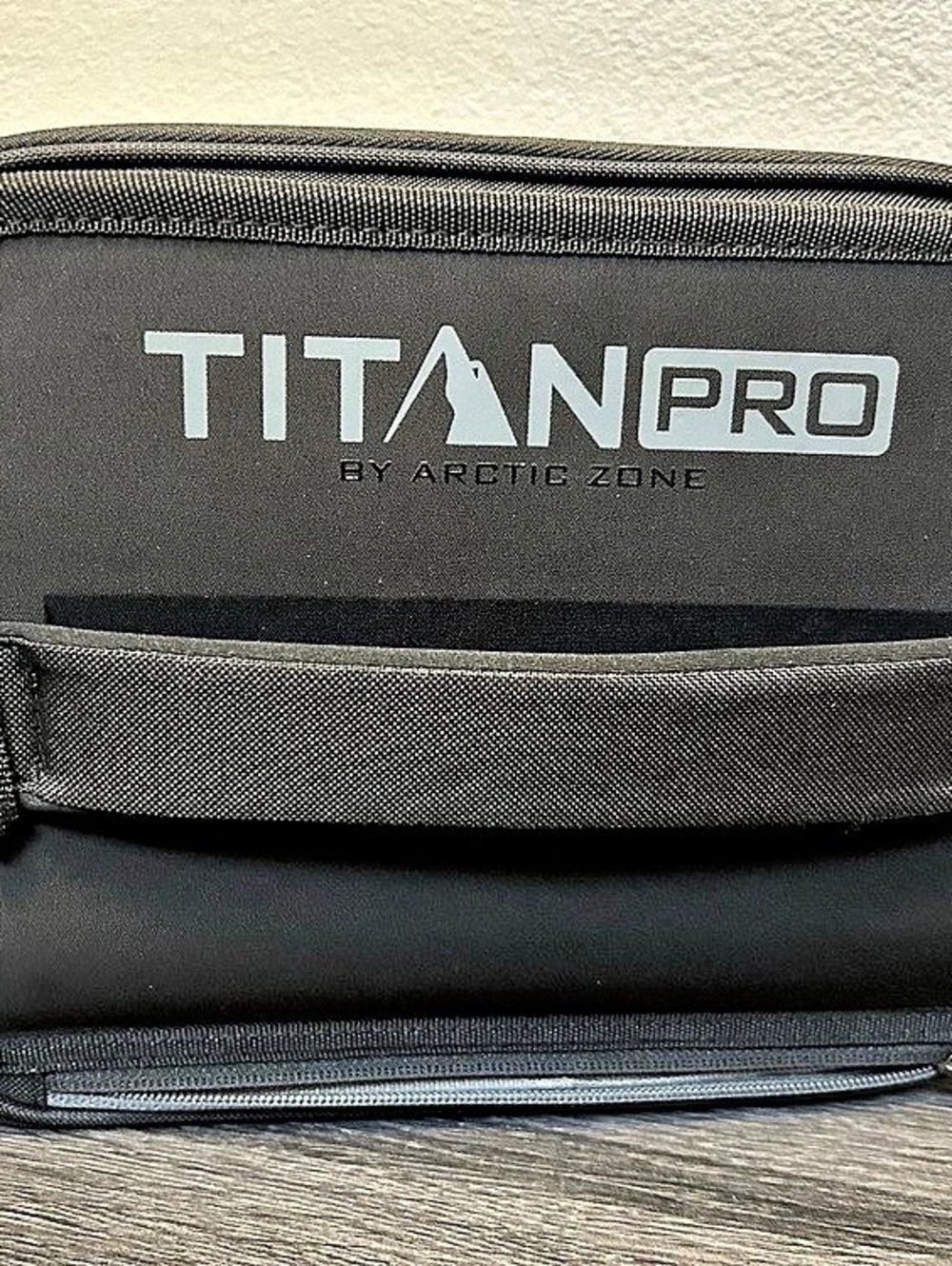 New w/o tags Titan Pro Lunch box, (No Ice Packs)